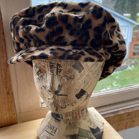 Leopard cap - Picture 6 of 6